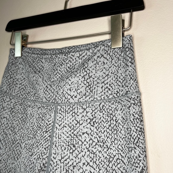 Varley Century 2.0 Tyre leggings in snakeskin print‎ S like new - Picture 8 of 10